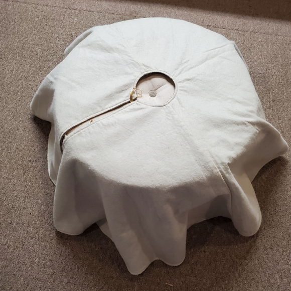 Khaki Tree Skirt - Picture 4 of 8